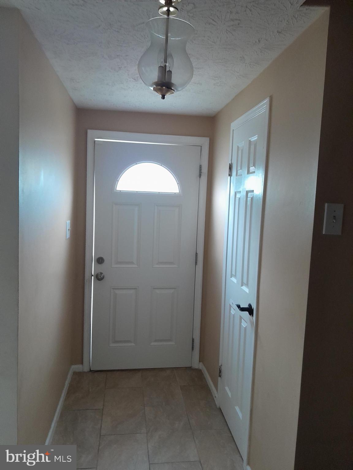 CALVERTON TOWNES - Residential Lease