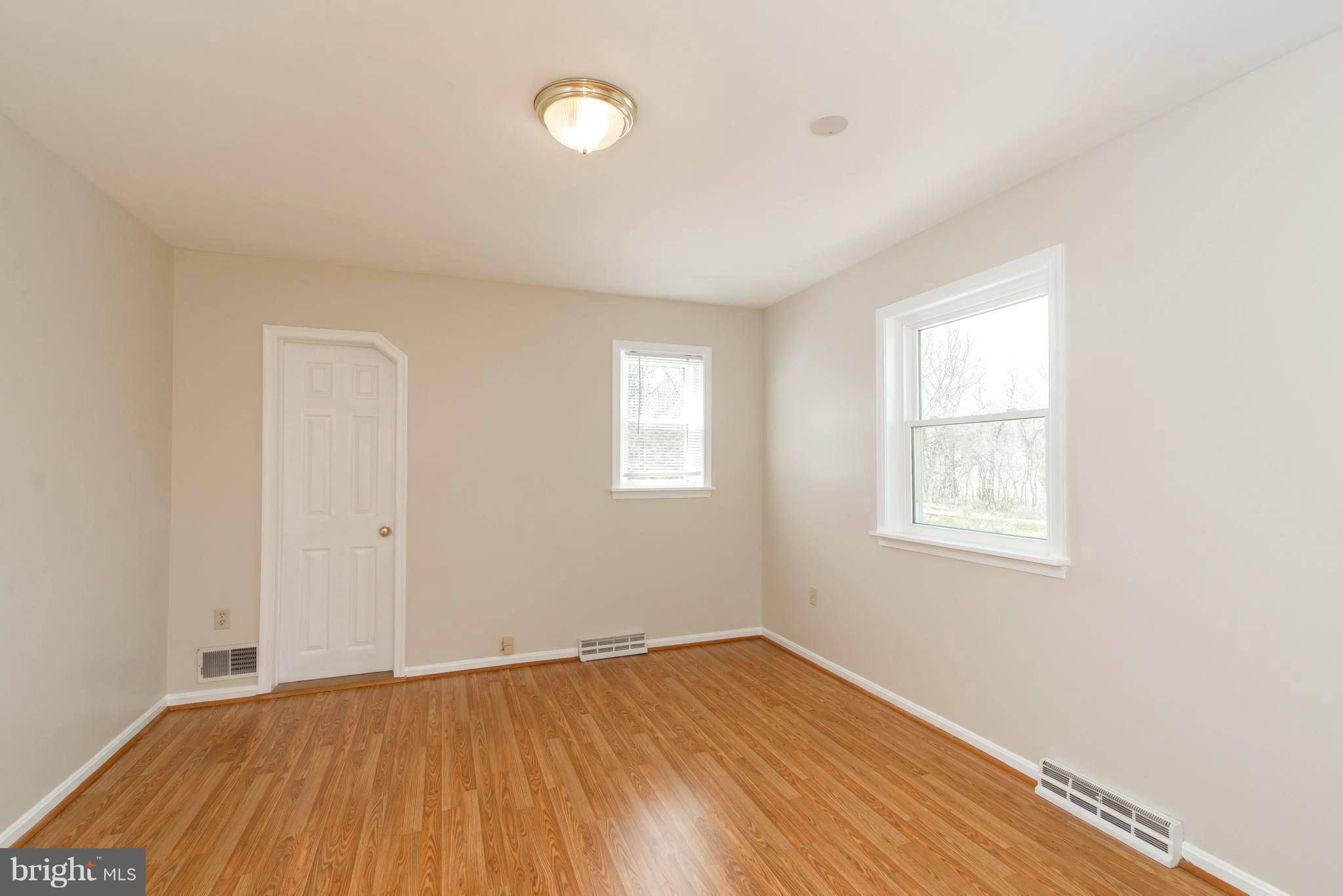 LOUTHAN SPRINGS - Farm