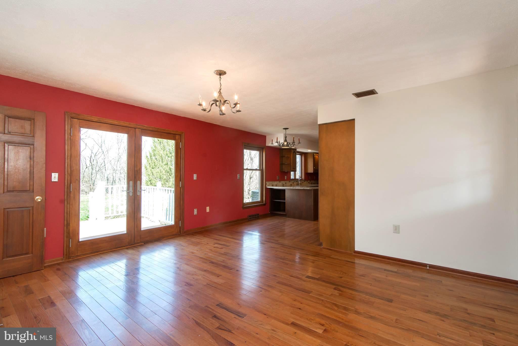 LOUTHAN SPRINGS - Farm