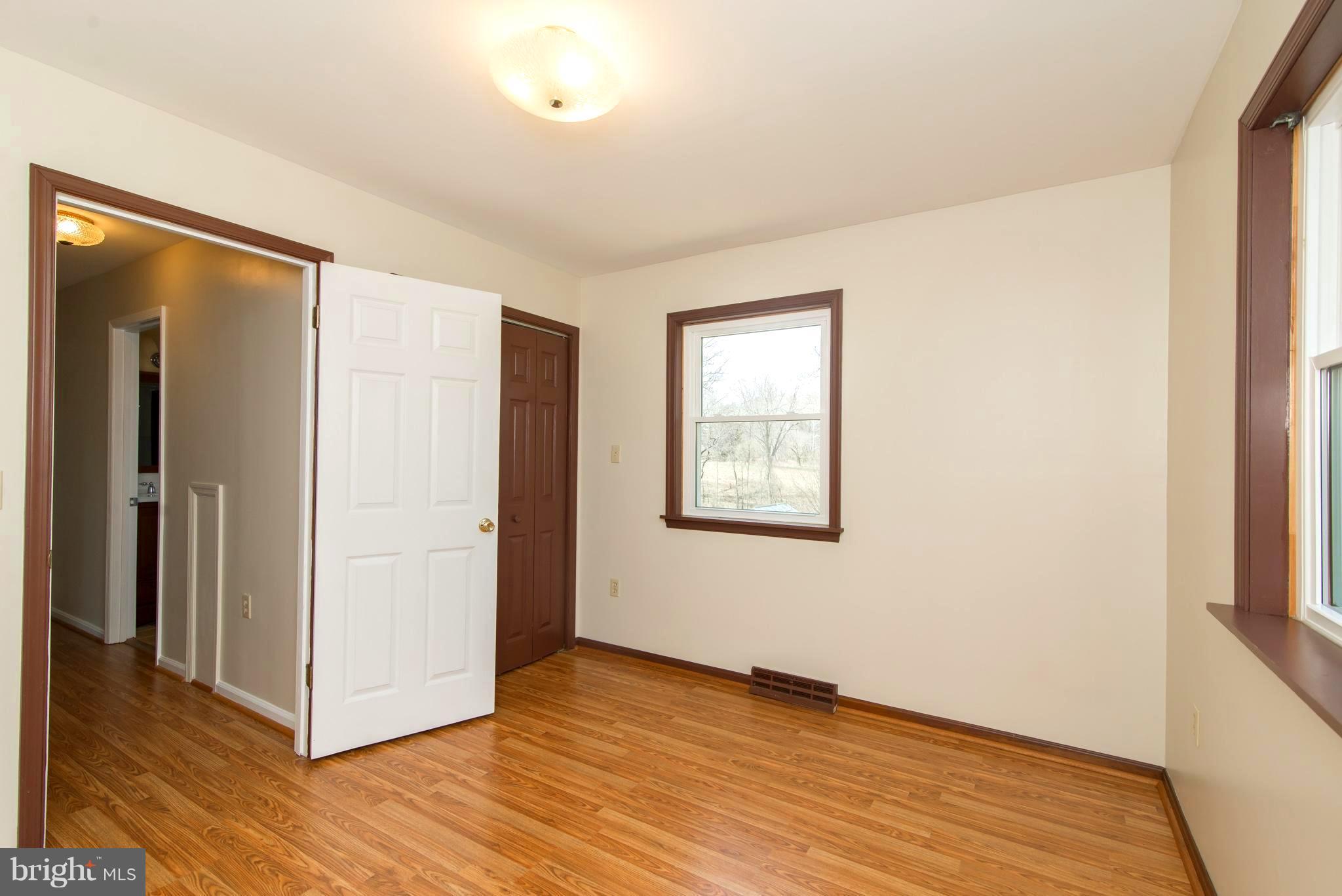 LOUTHAN SPRINGS - Farm