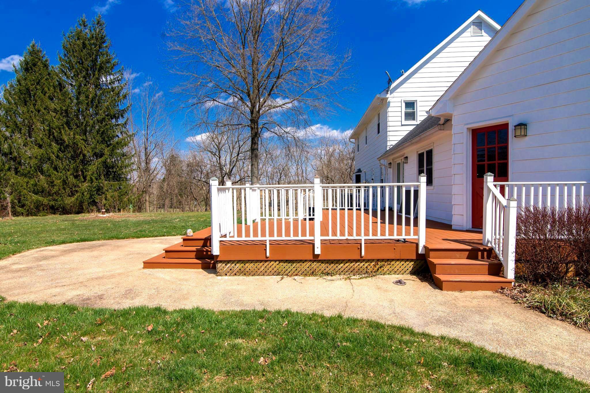 LOUTHAN SPRINGS - Farm