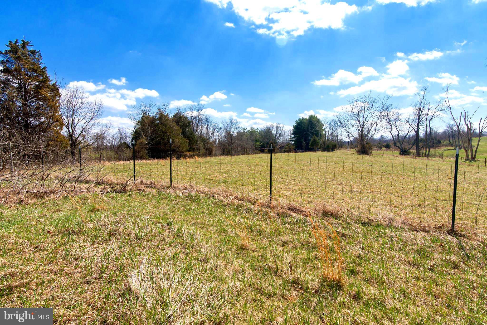 LOUTHAN SPRINGS - Farm