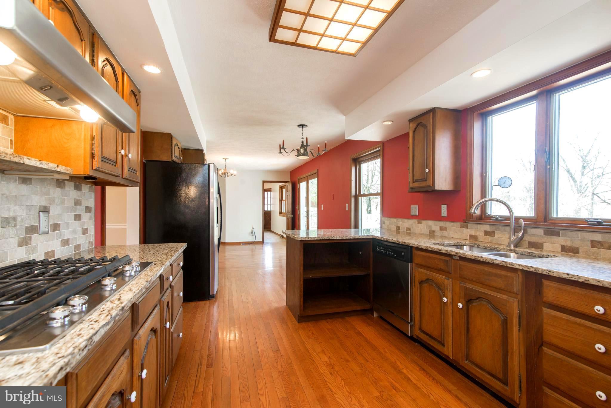 LOUTHAN SPRINGS - Farm