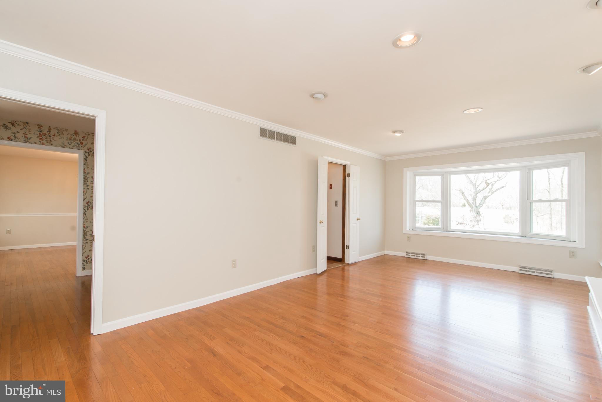 LOUTHAN SPRINGS - Farm