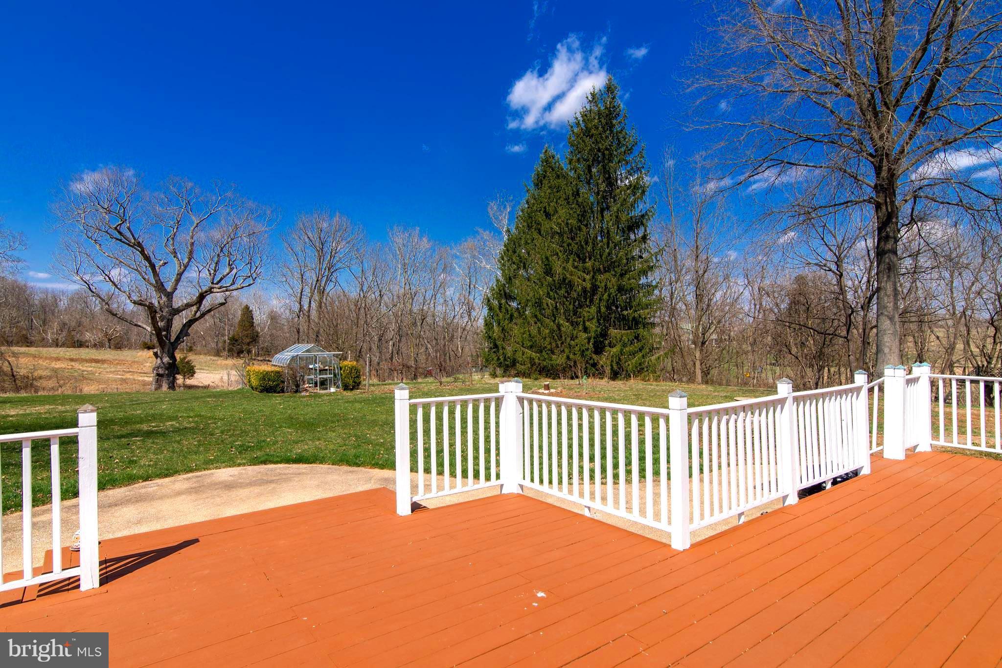 LOUTHAN SPRINGS - Farm