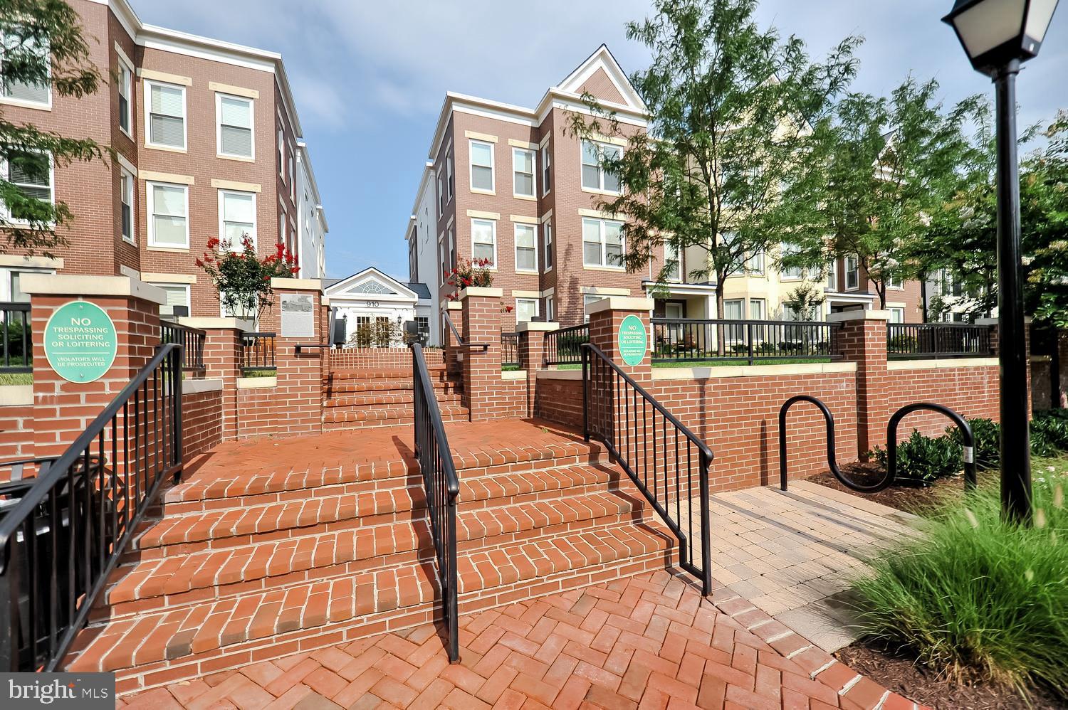 NORTH WASHINGTON ST COND - Residential Lease