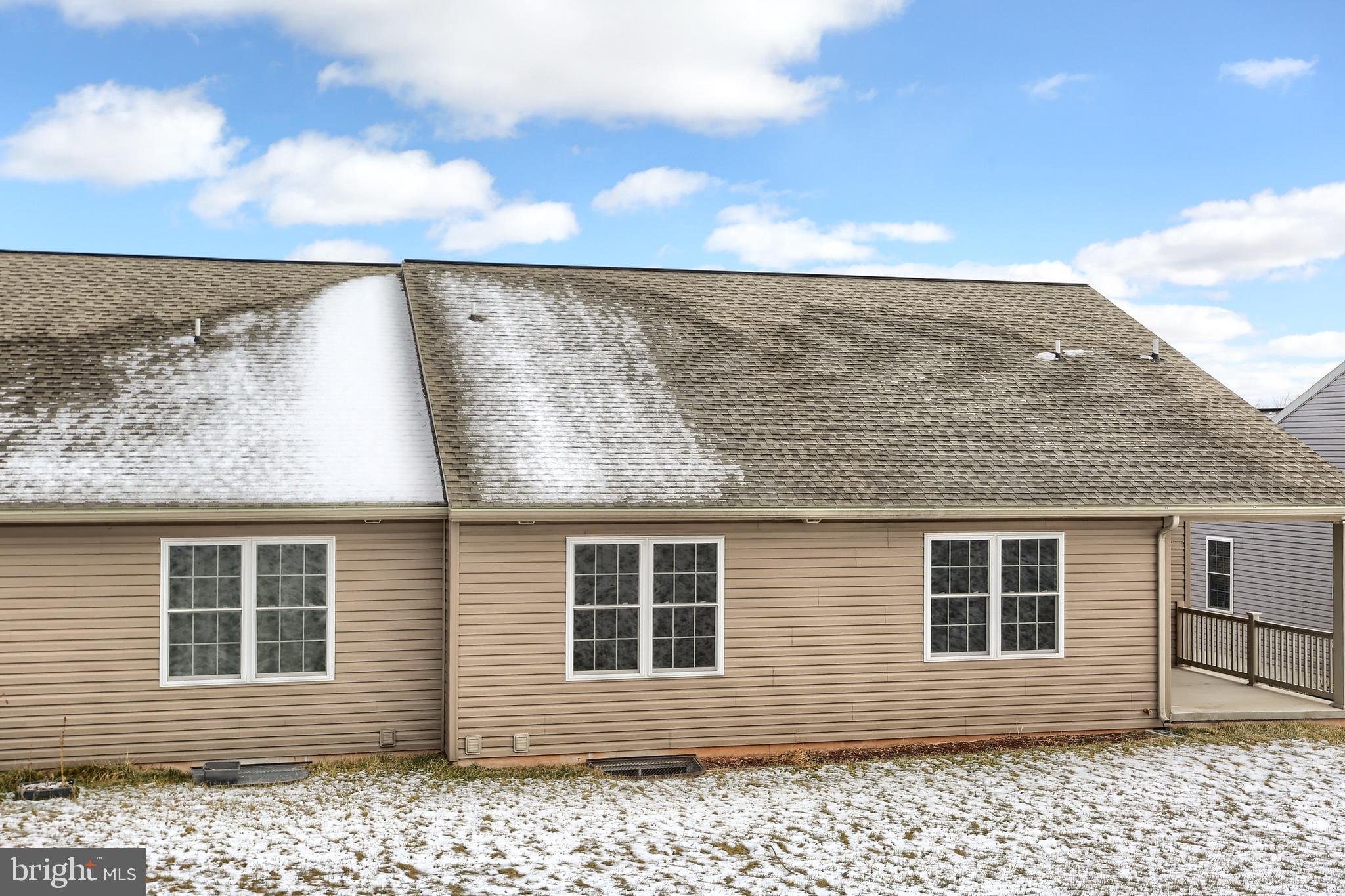 WOODLAND HILLS - Residential