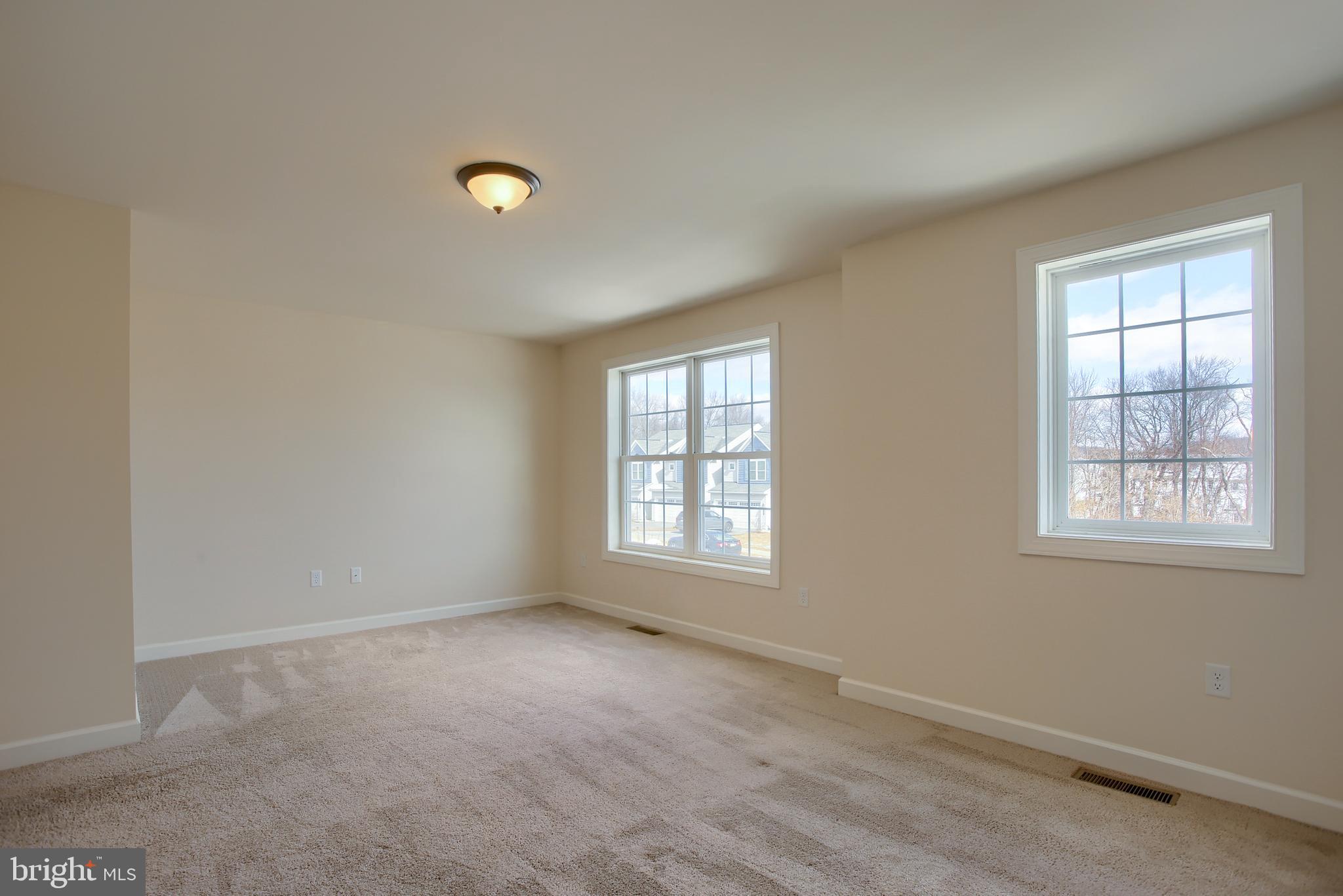 WOODLAND HILLS - Residential