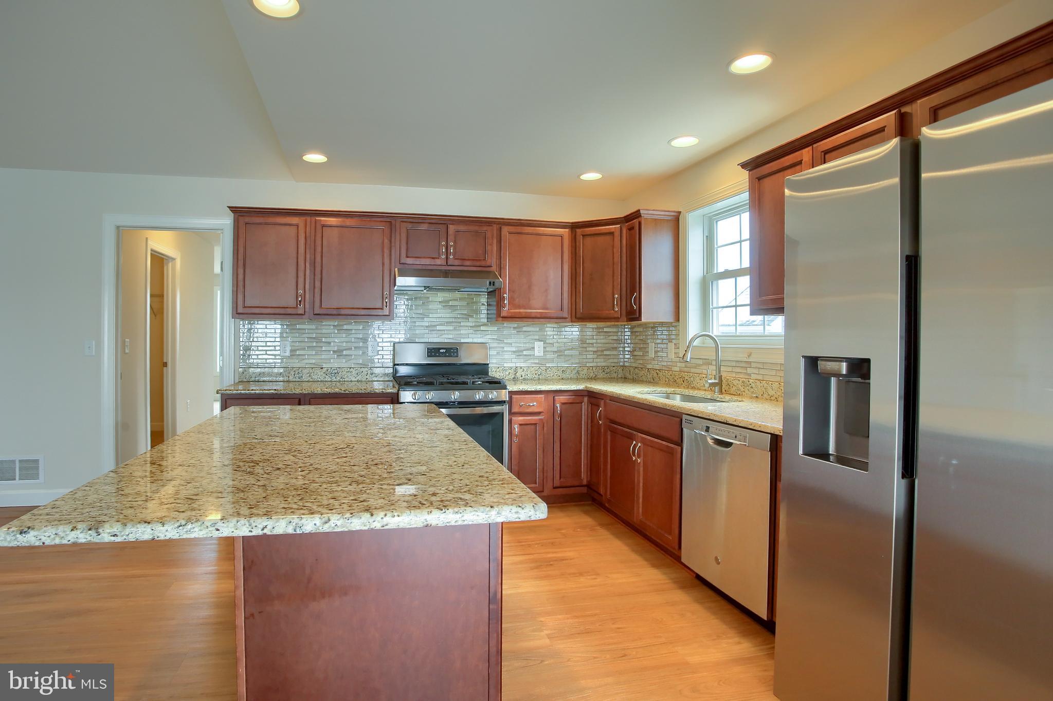 WOODLAND HILLS - Residential