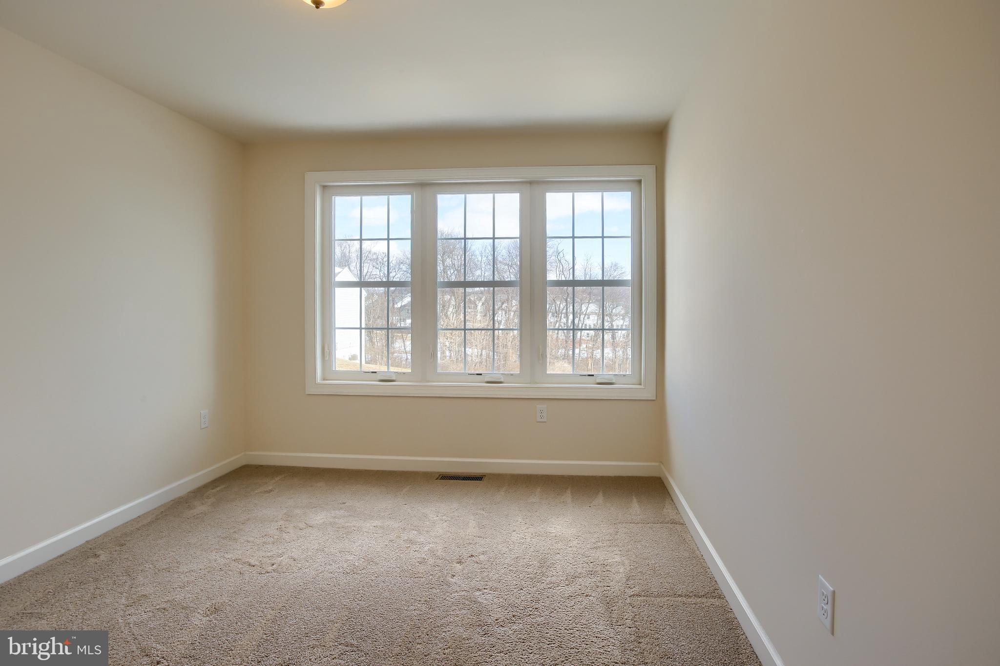 WOODLAND HILLS - Residential