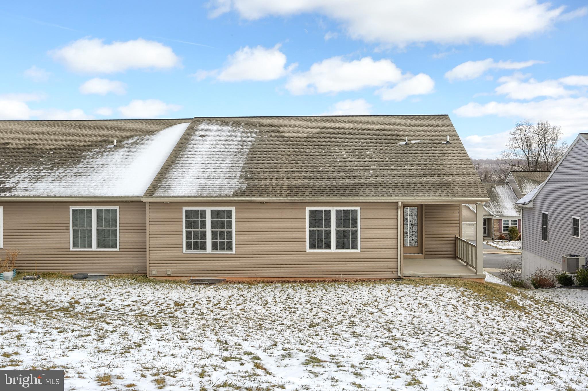 WOODLAND HILLS - Residential