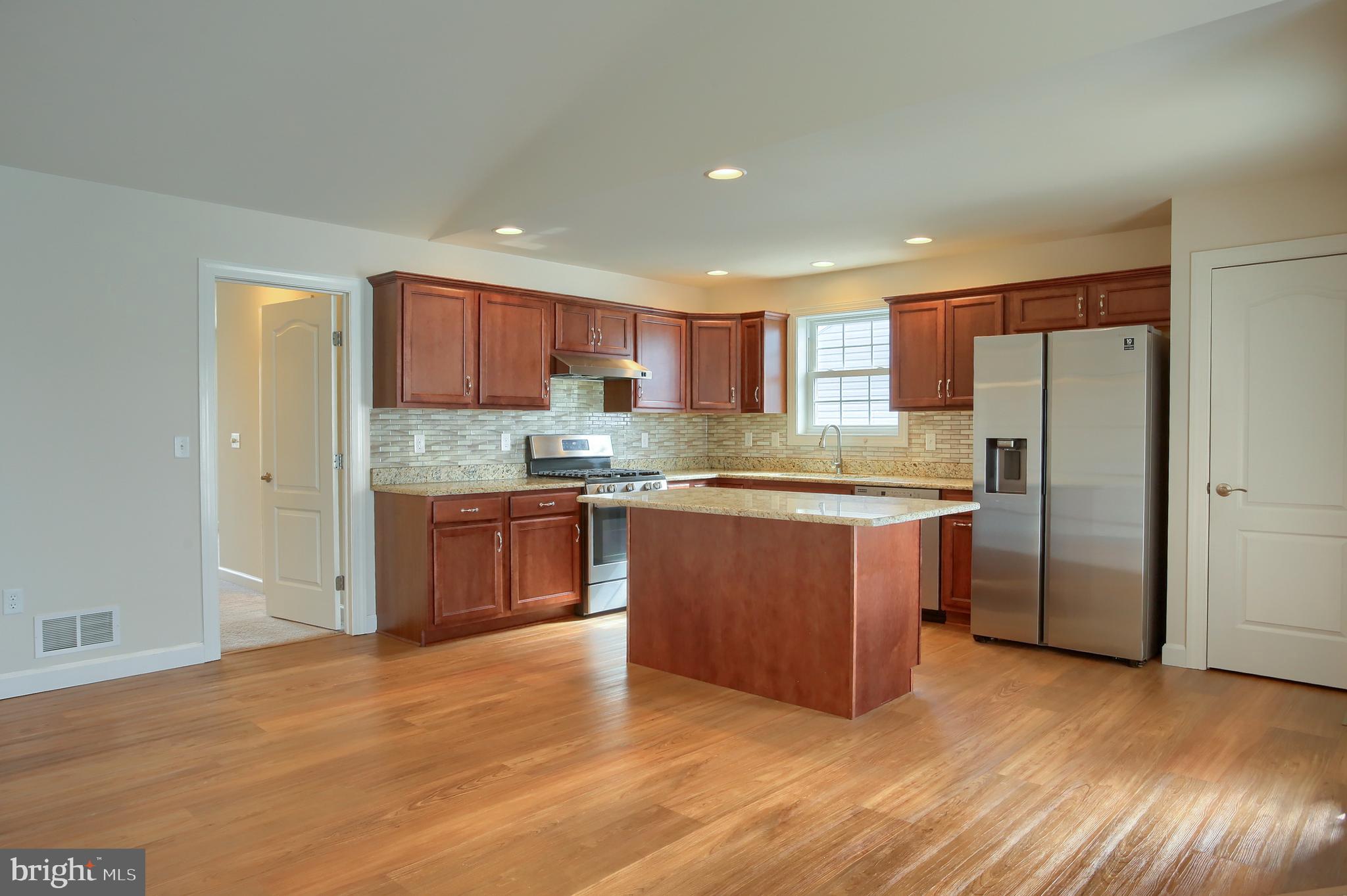 WOODLAND HILLS - Residential