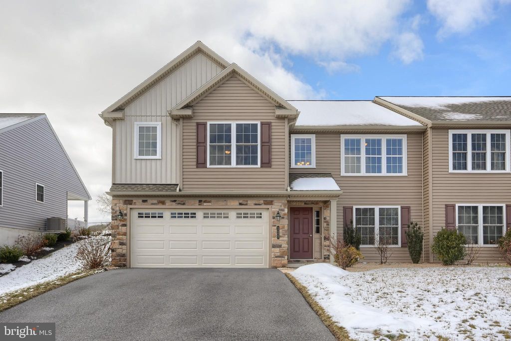 Photo of 125 Sage Boulevard, MIDDLETOWN, PA 17057 (MLS # PADA2056934)