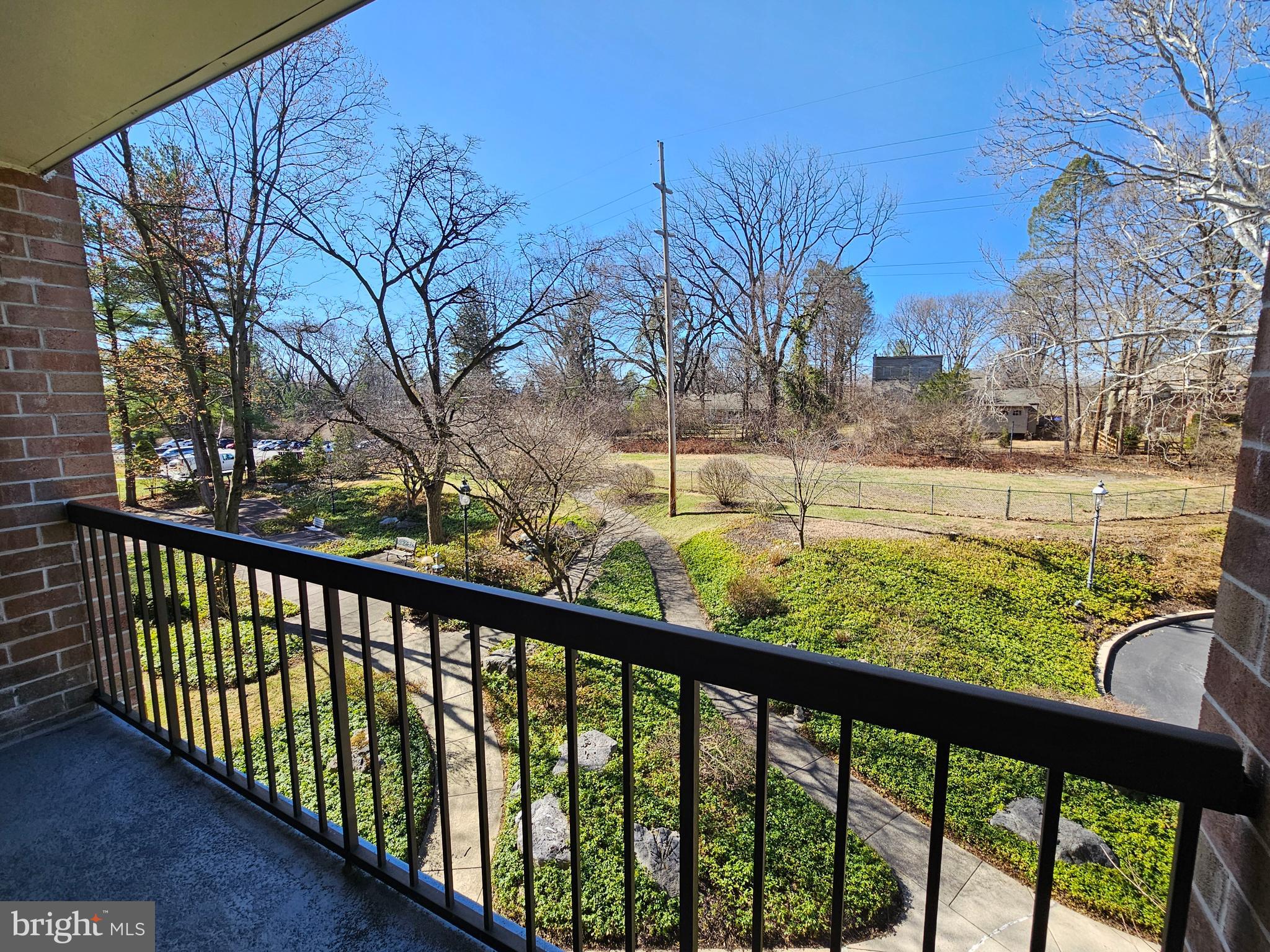 HUMMINGBIRD HILL - Residential Lease