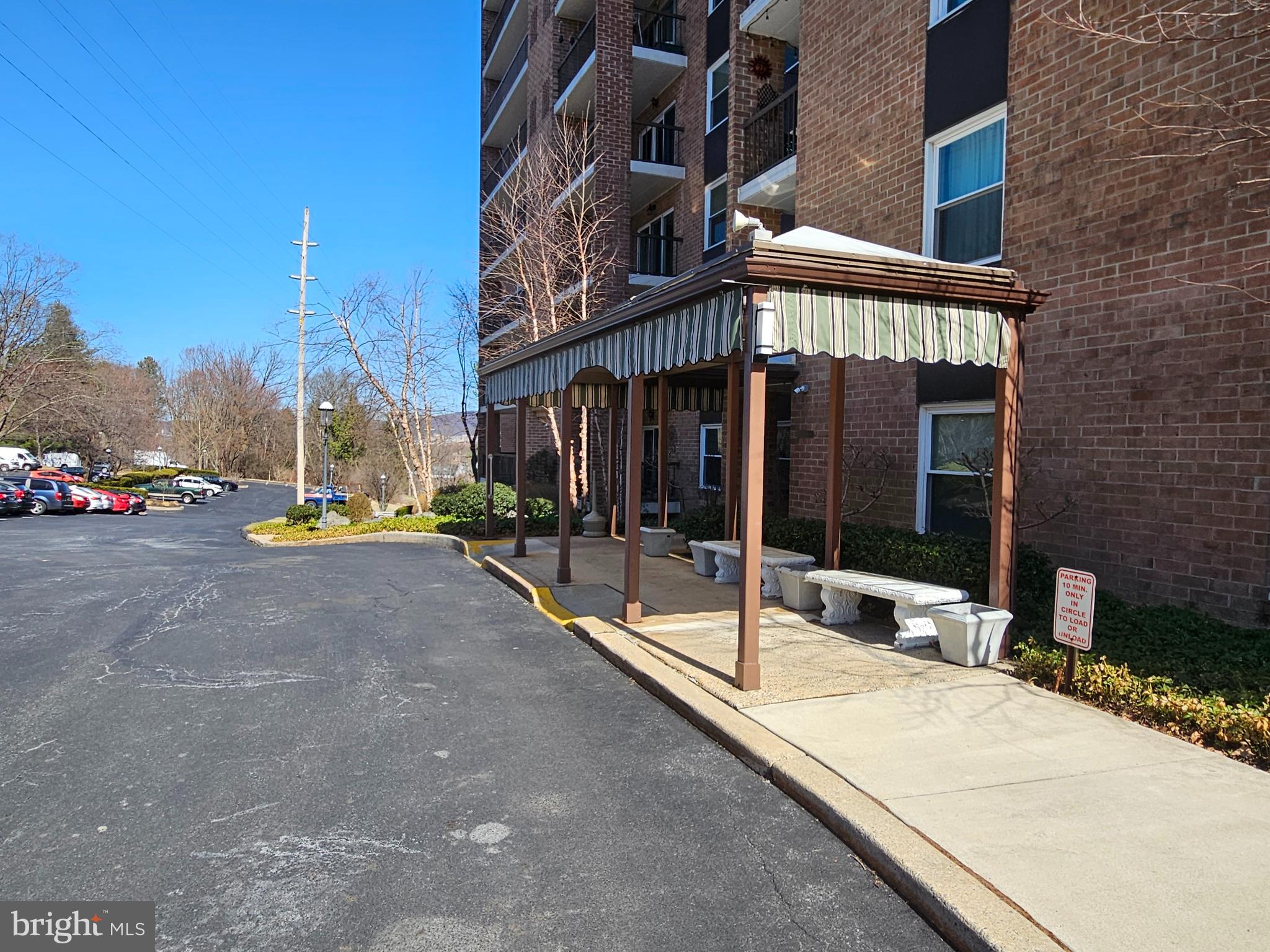 HUMMINGBIRD HILL - Residential Lease