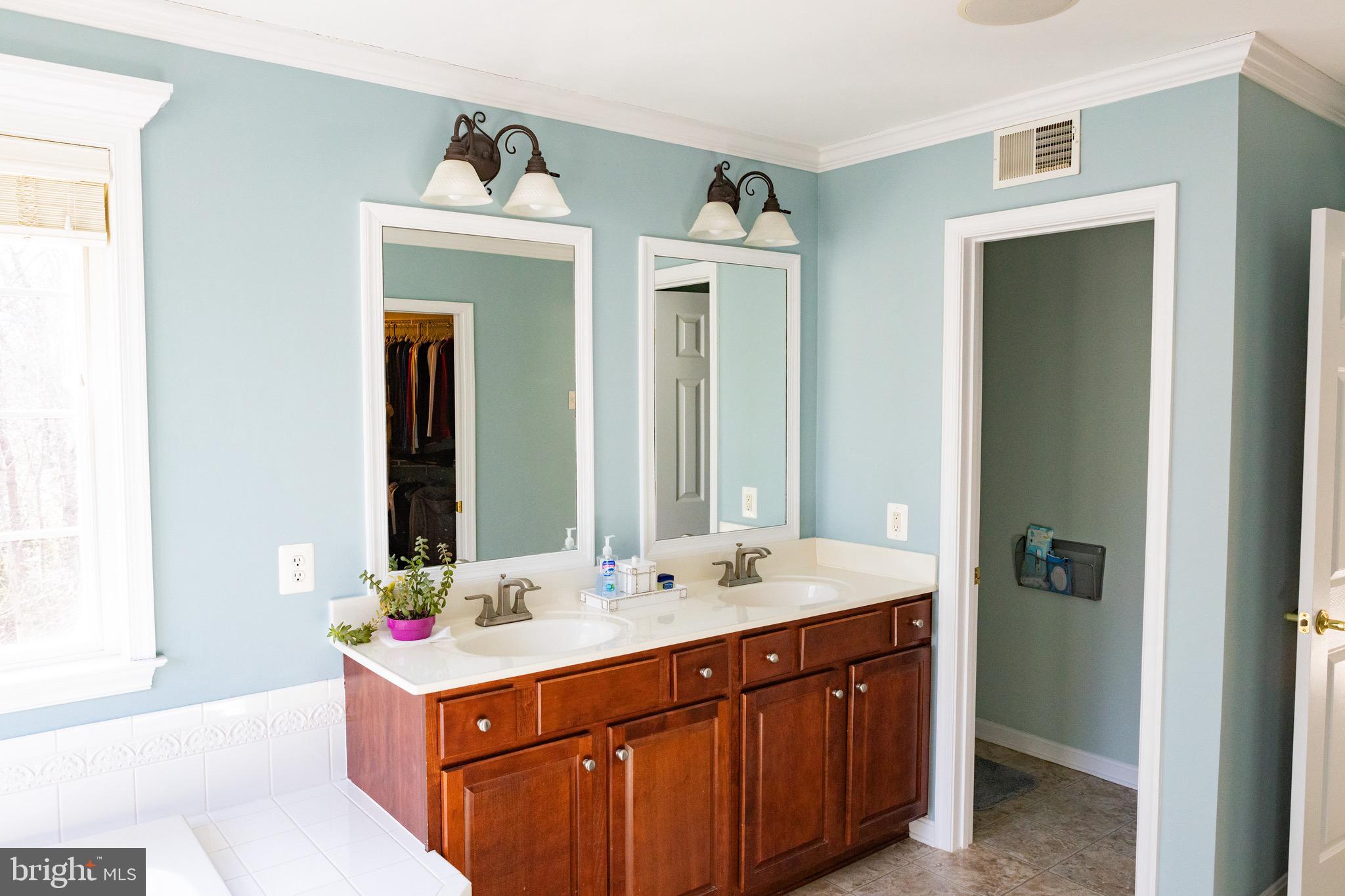 JACOBS WOODS - Residential