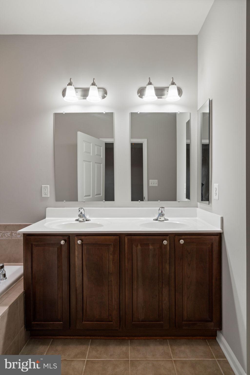 POTOMAC CLUB - Residential