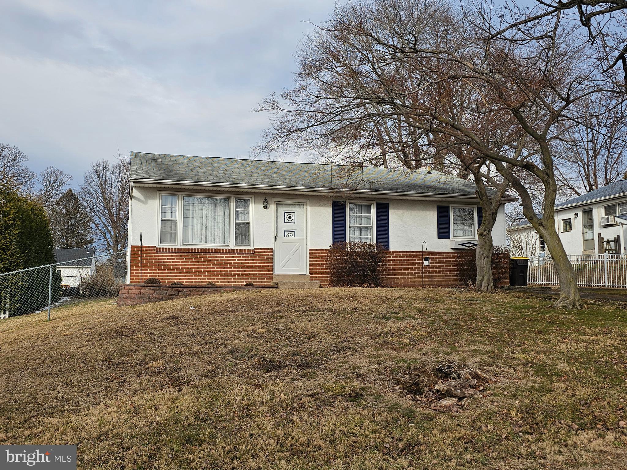 LAUREL WOODS - Residential