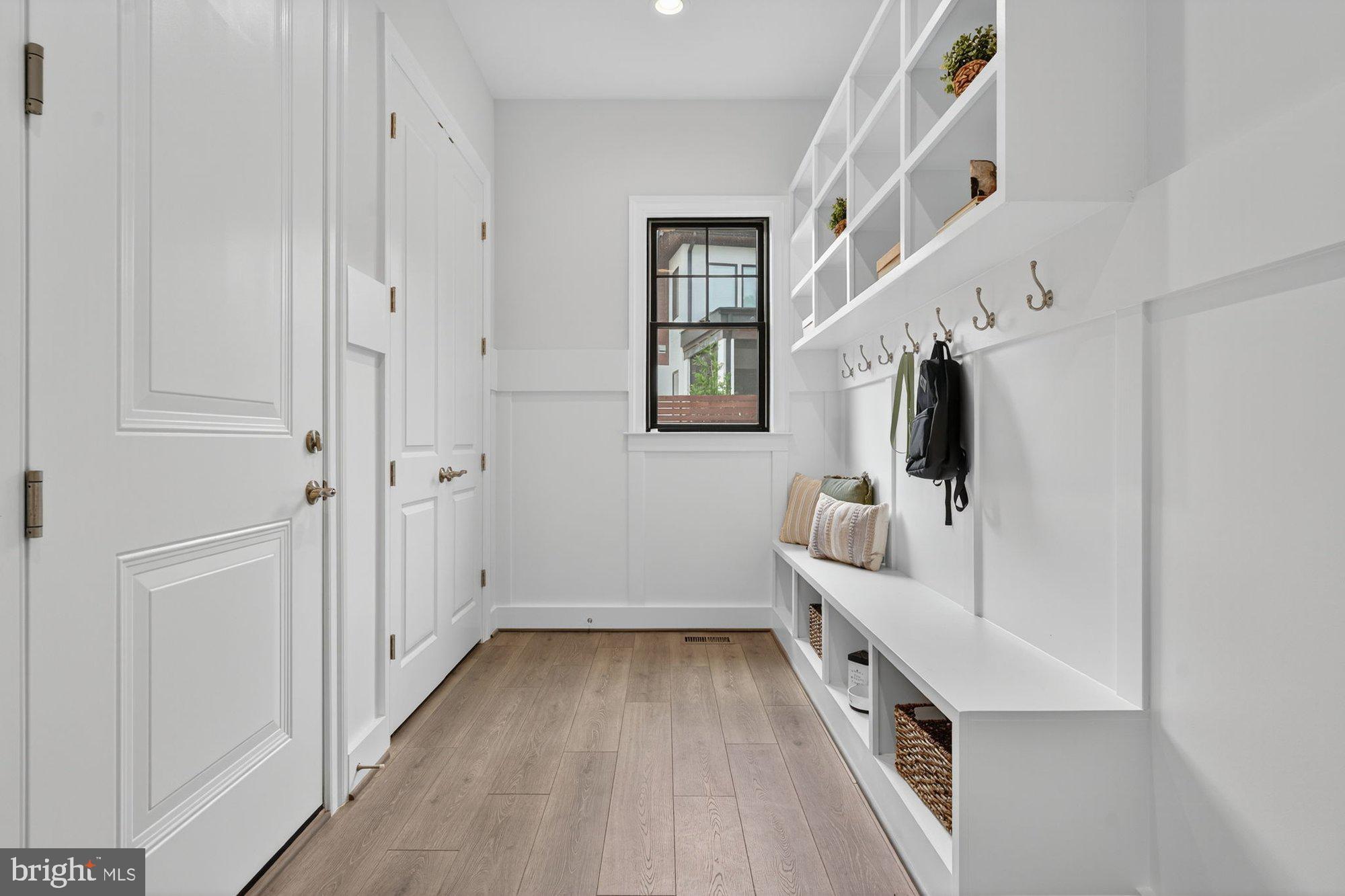 VIENNA WOODS - Residential