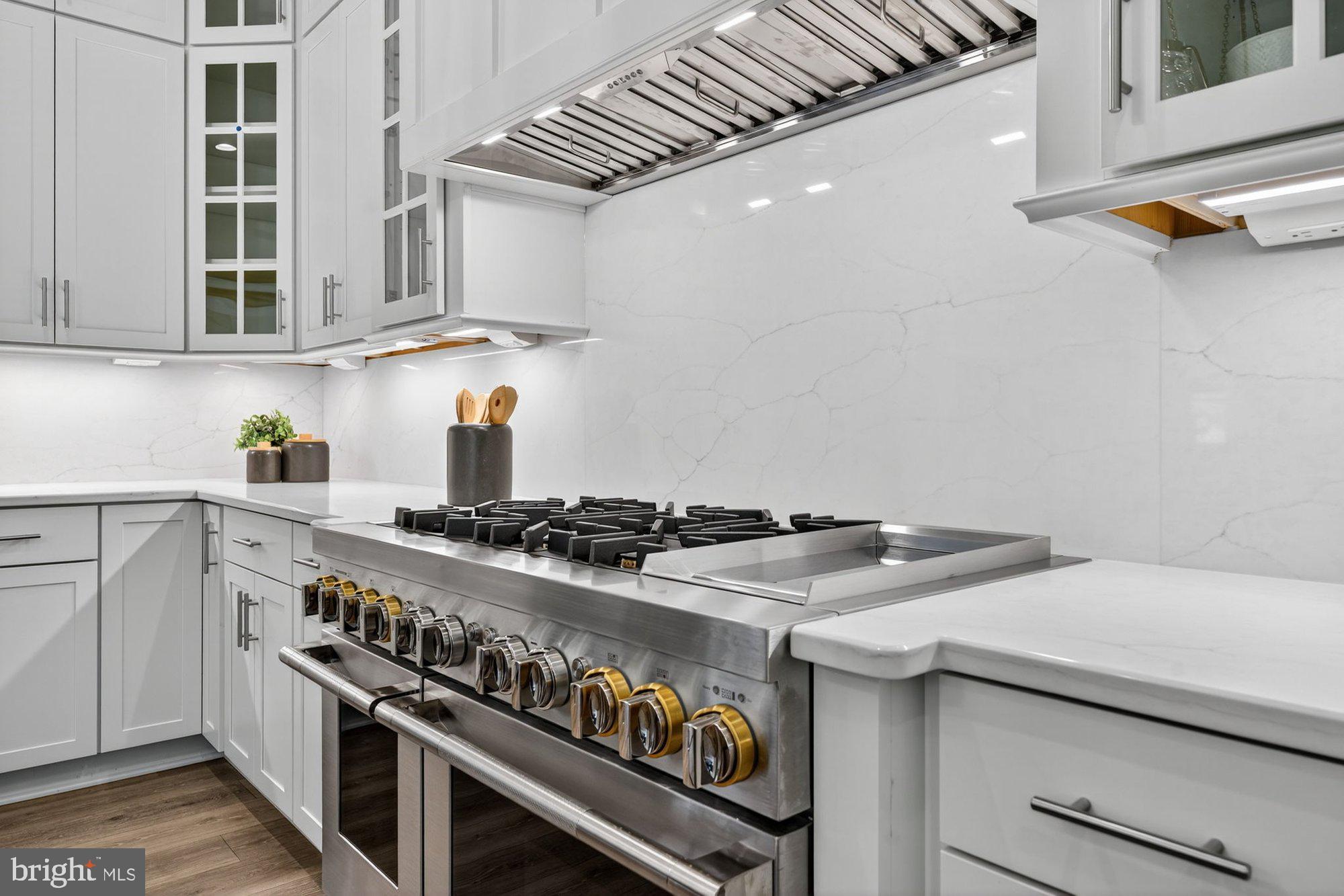 VIENNA WOODS - Residential