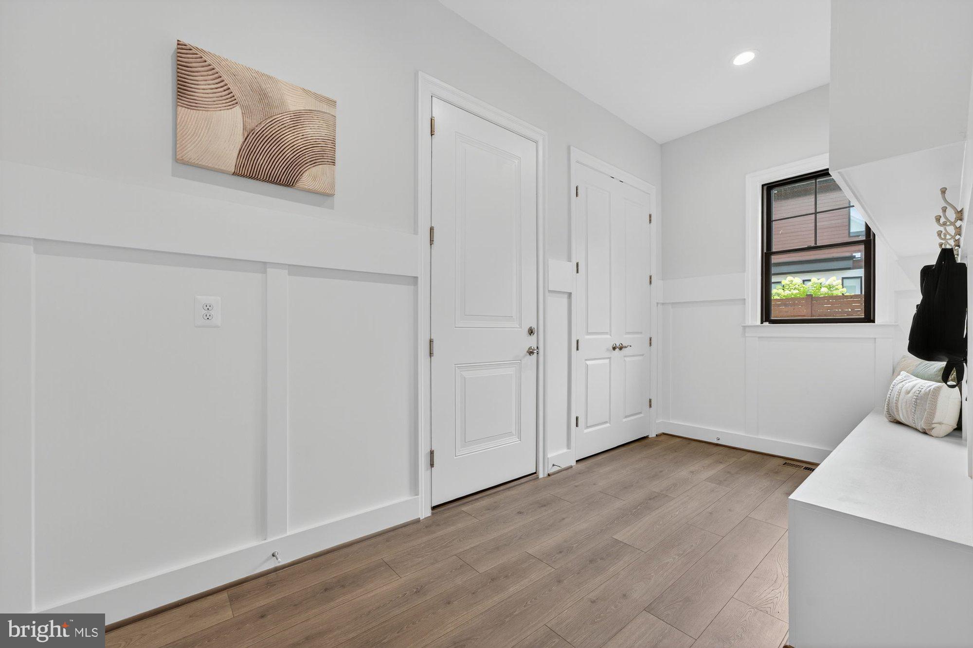 VIENNA WOODS - Residential