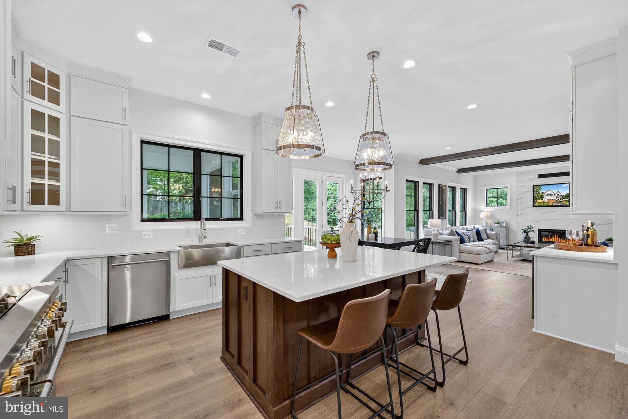 VIENNA WOODS - Residential