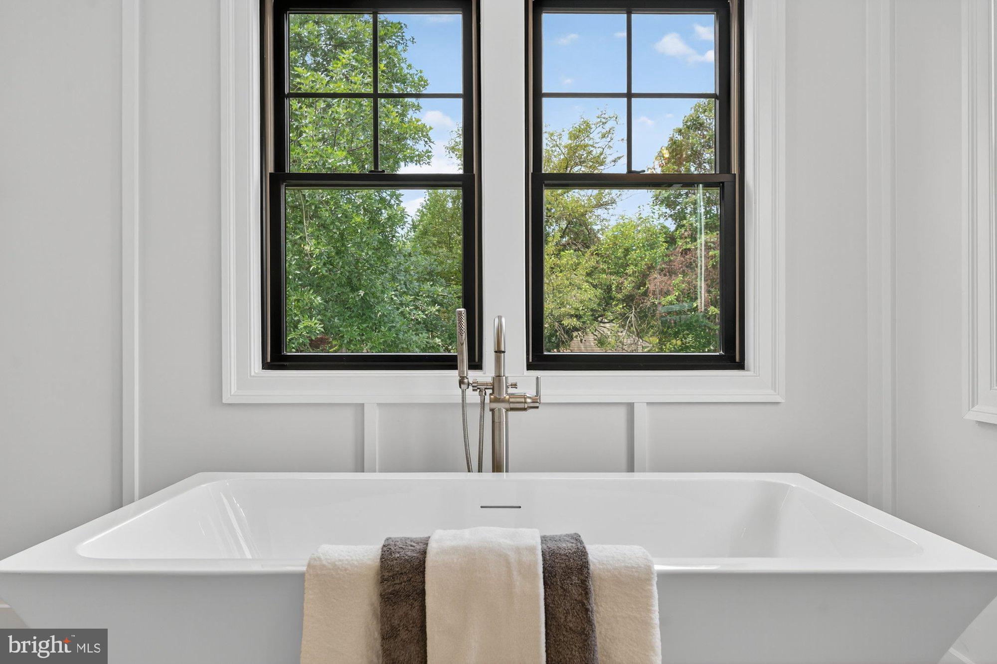 VIENNA WOODS - Residential