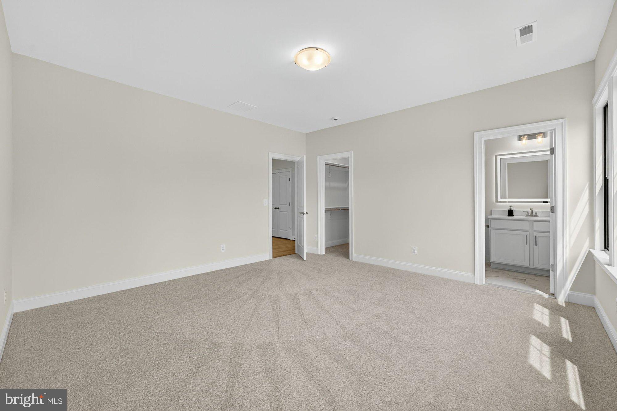 VIENNA WOODS - Residential