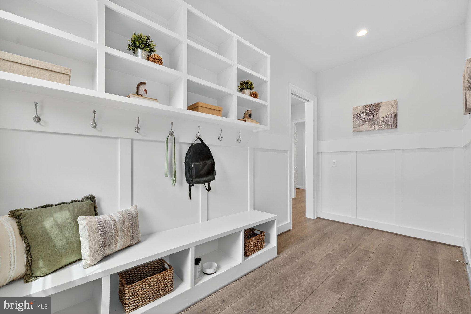 VIENNA WOODS - Residential