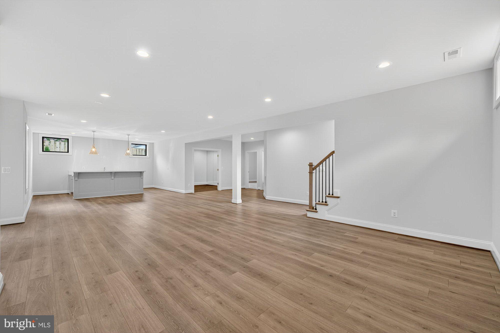 VIENNA WOODS - Residential