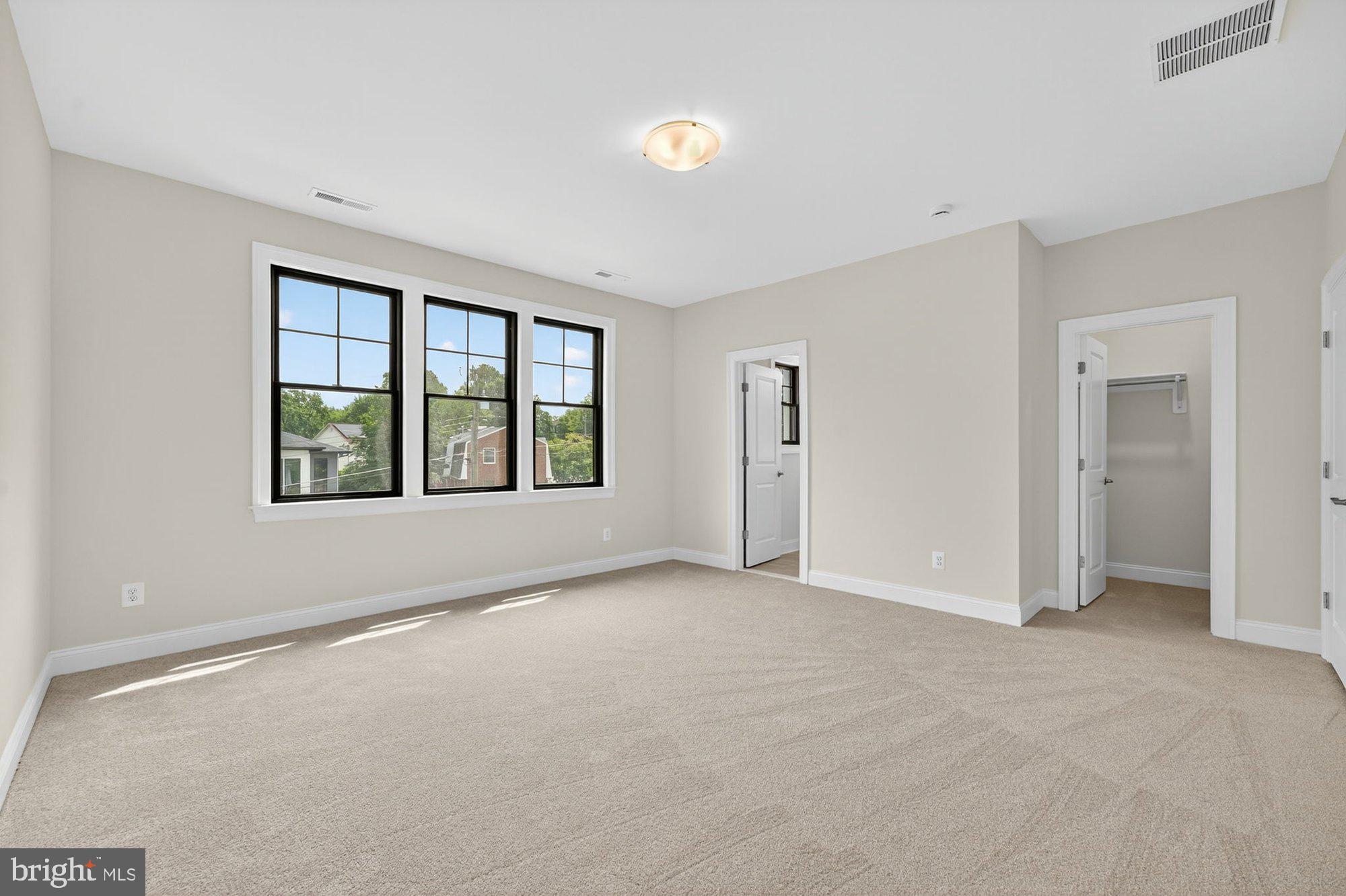 VIENNA WOODS - Residential