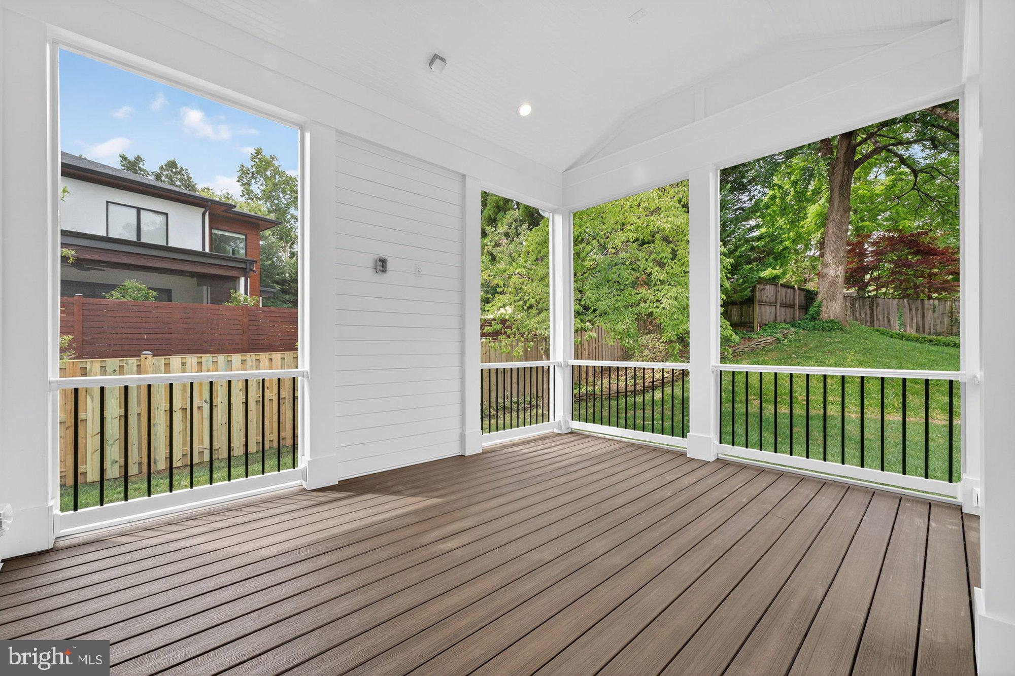 VIENNA WOODS - Residential