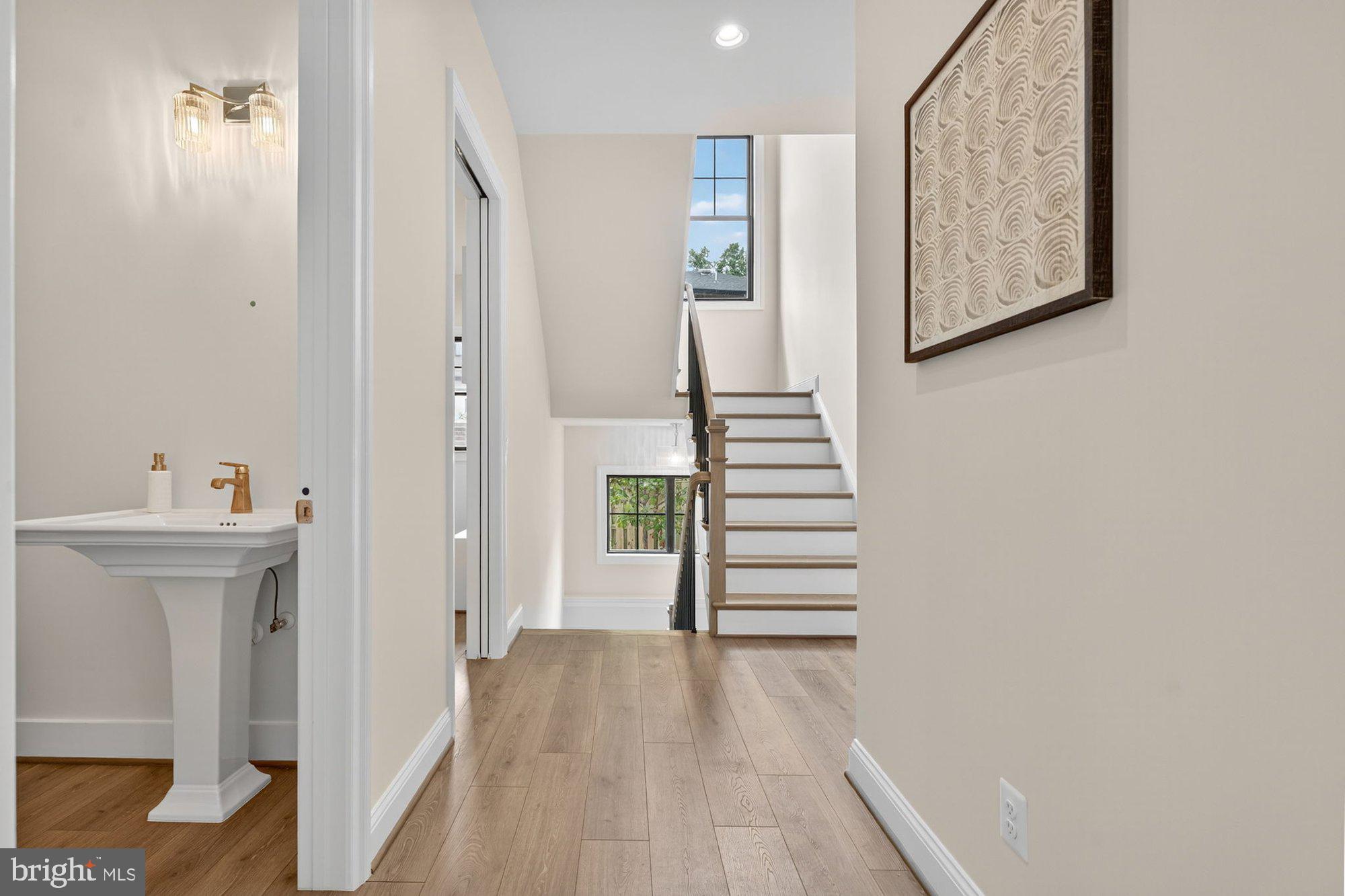 VIENNA WOODS - Residential