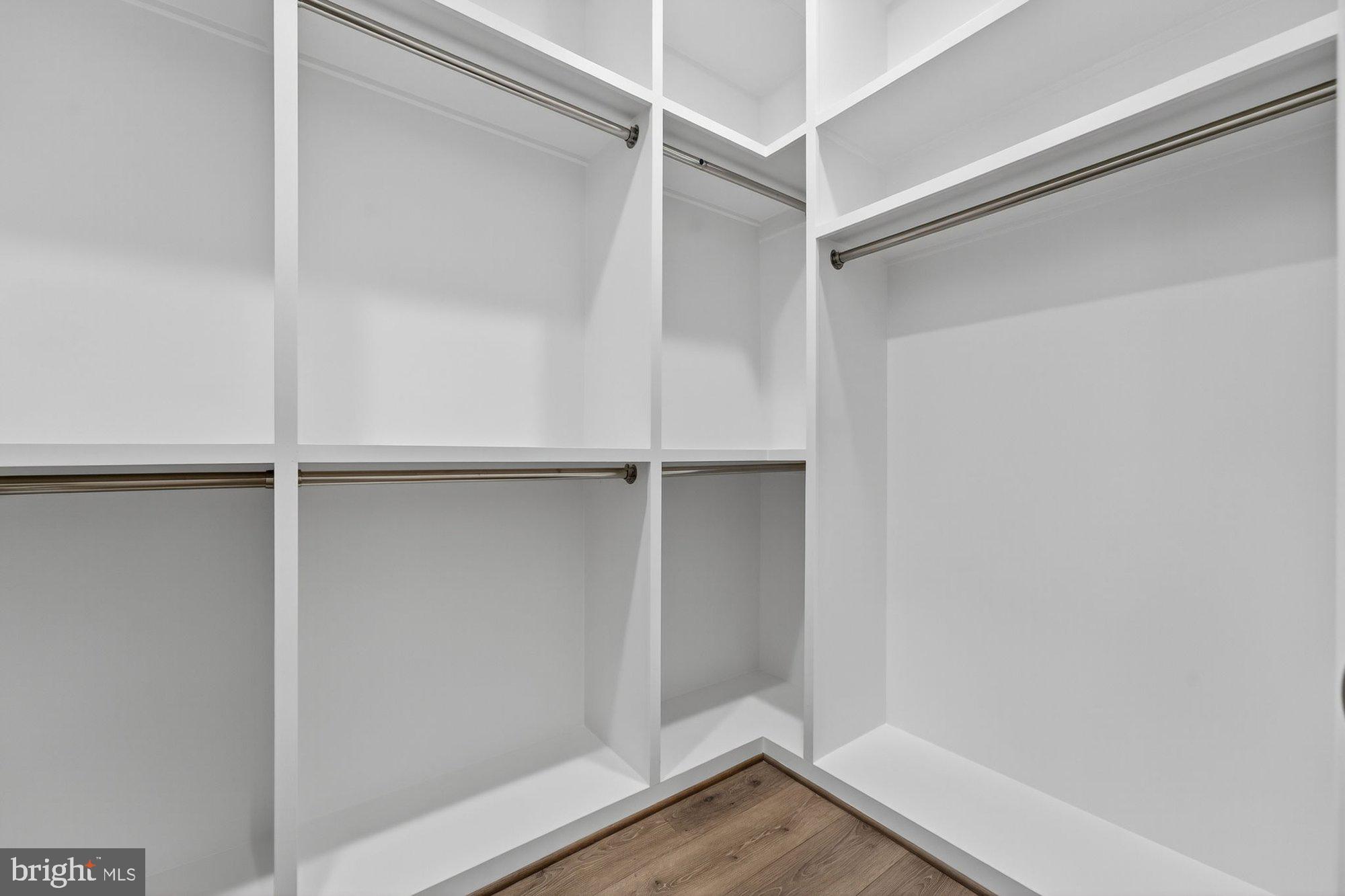 VIENNA WOODS - Residential