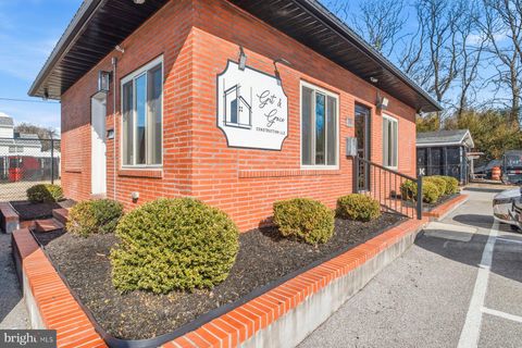 Photo of 2100 Merritt Avenue, DUNDALK, MD 21222 (MLS # MDBC2153222)