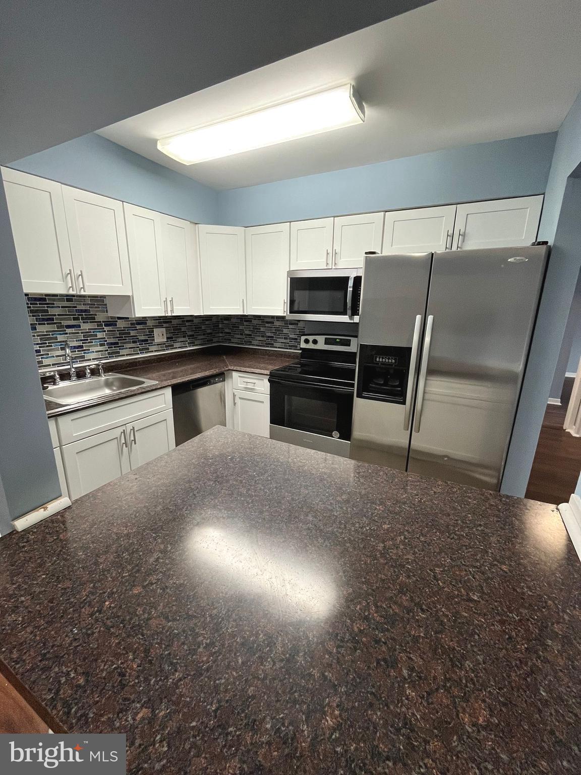 TREETOP CONDO - Residential