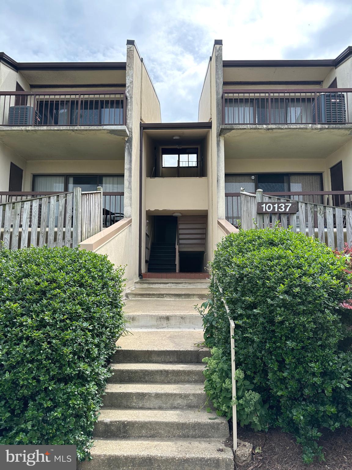 TREETOP CONDO - Residential