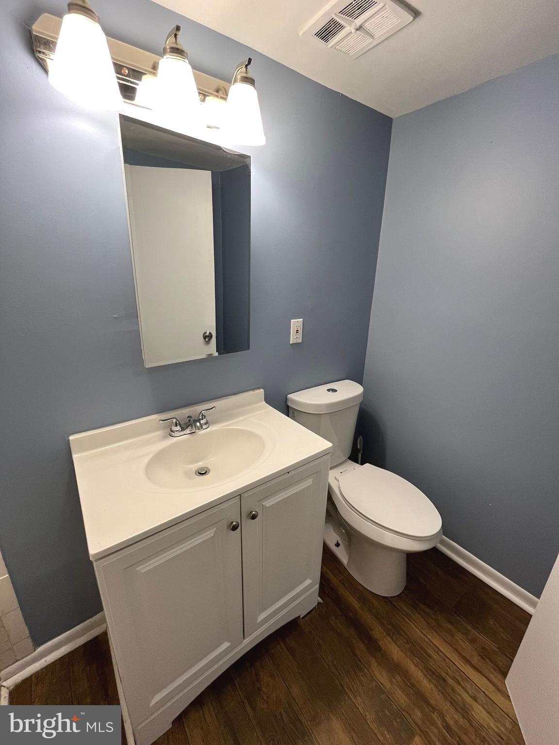 TREETOP CONDO - Residential