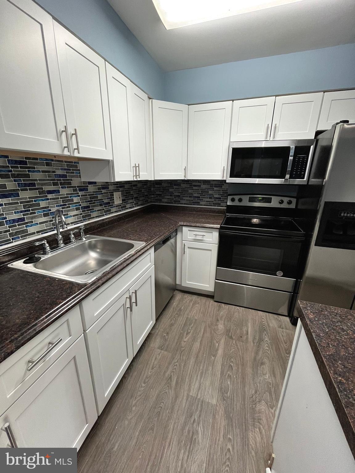 TREETOP CONDO - Residential