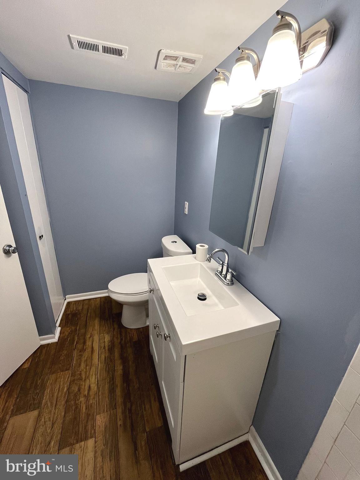 TREETOP CONDO - Residential