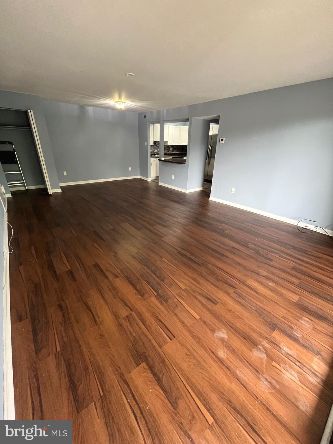 TREETOP CONDO - Residential