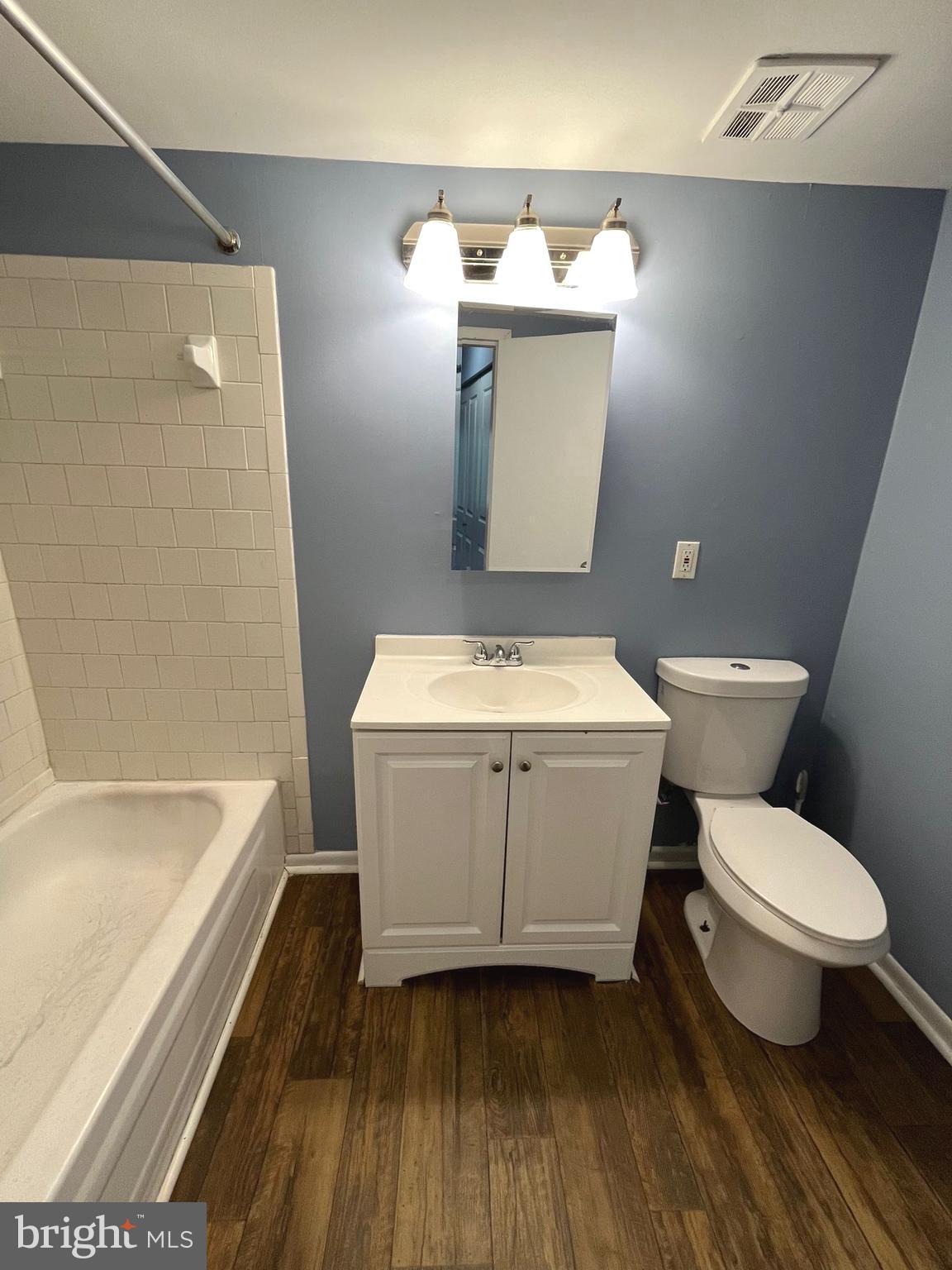 TREETOP CONDO - Residential