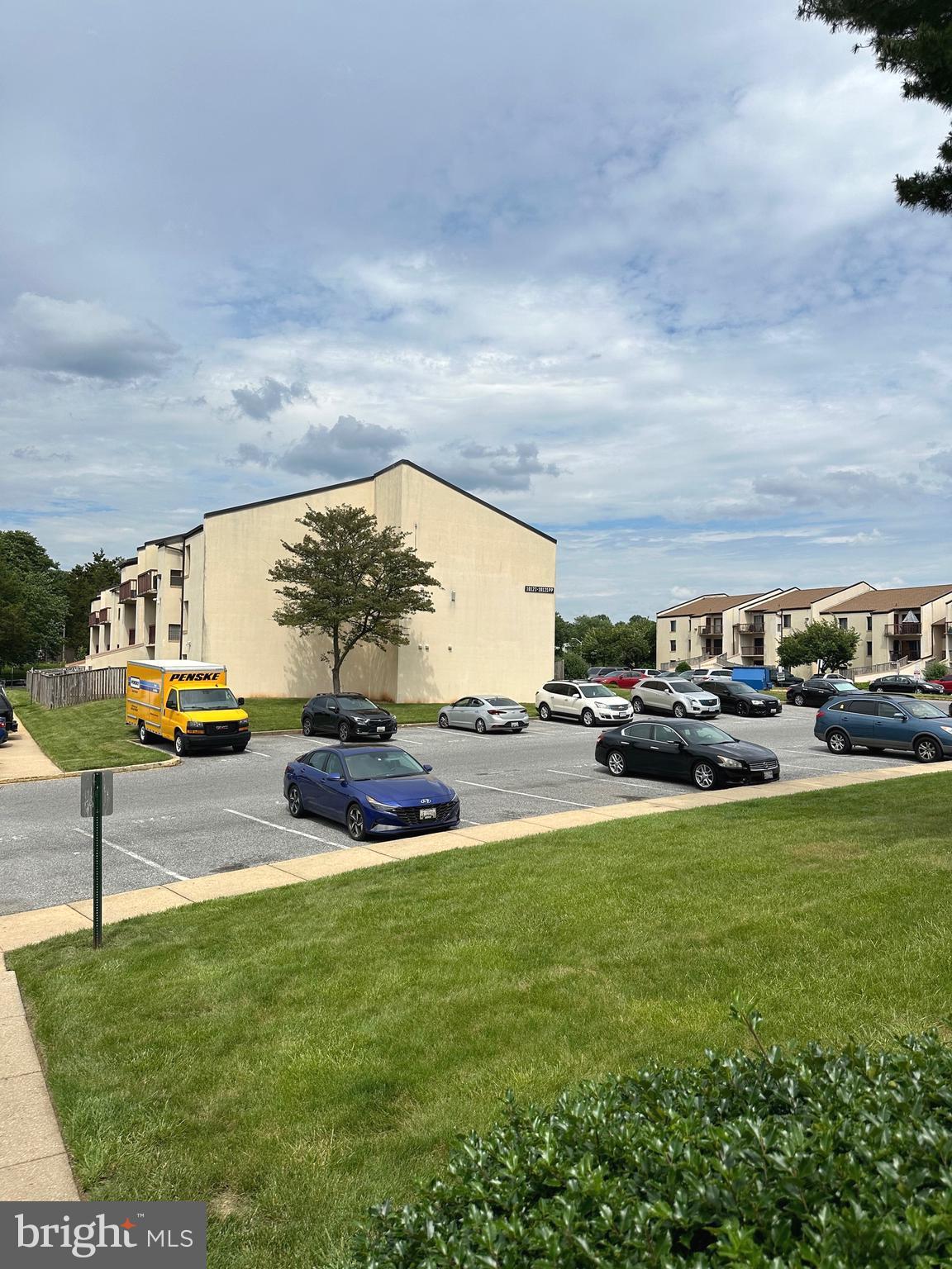 TREETOP CONDO - Residential