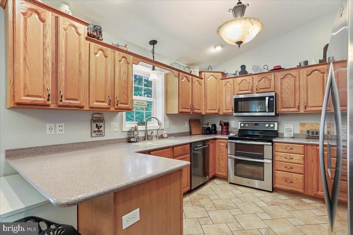 SHADY ACRES - Residential