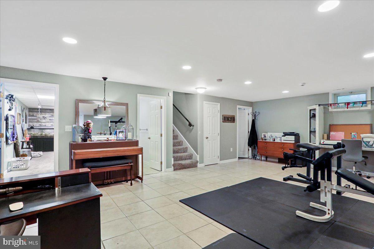 SHADY ACRES - Residential