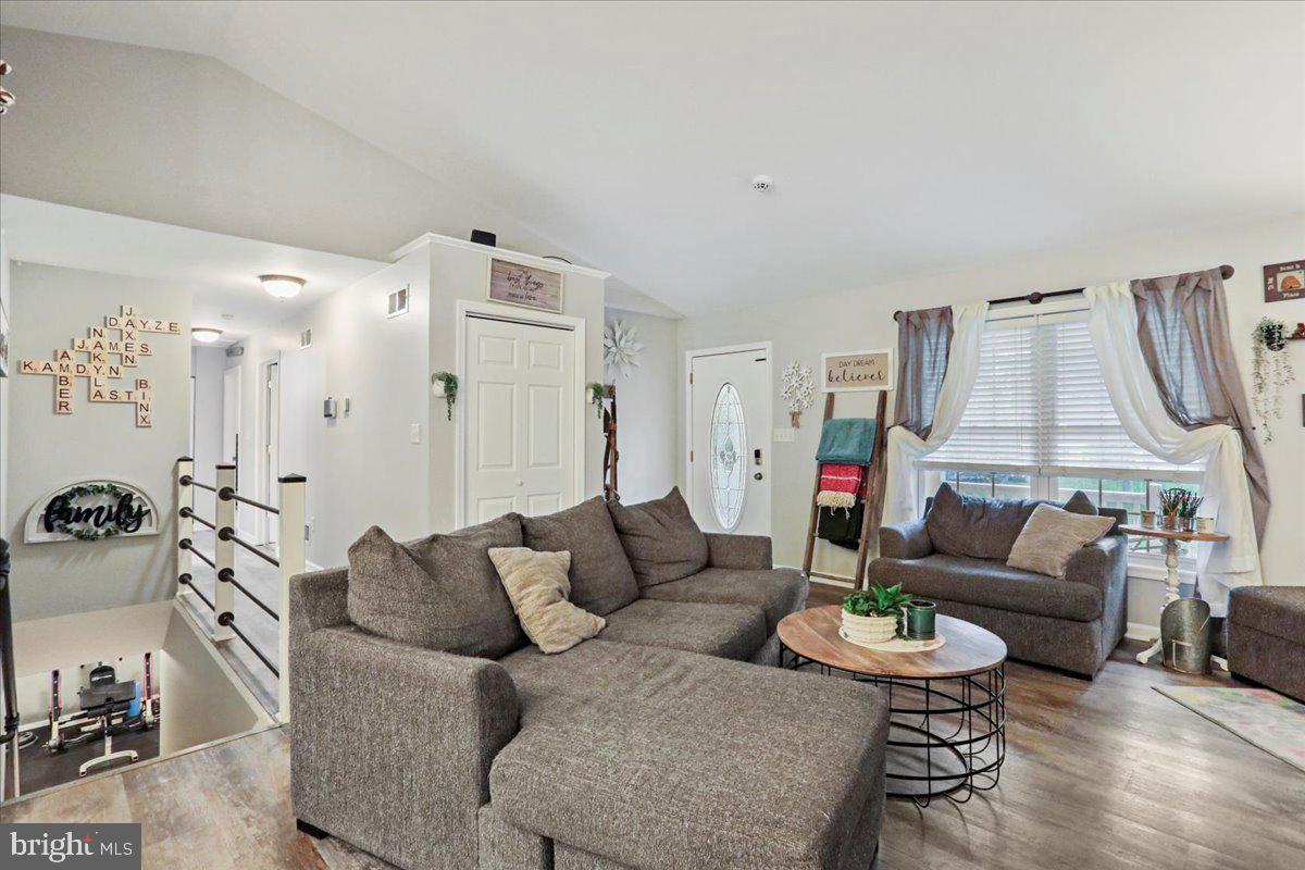 SHADY ACRES - Residential