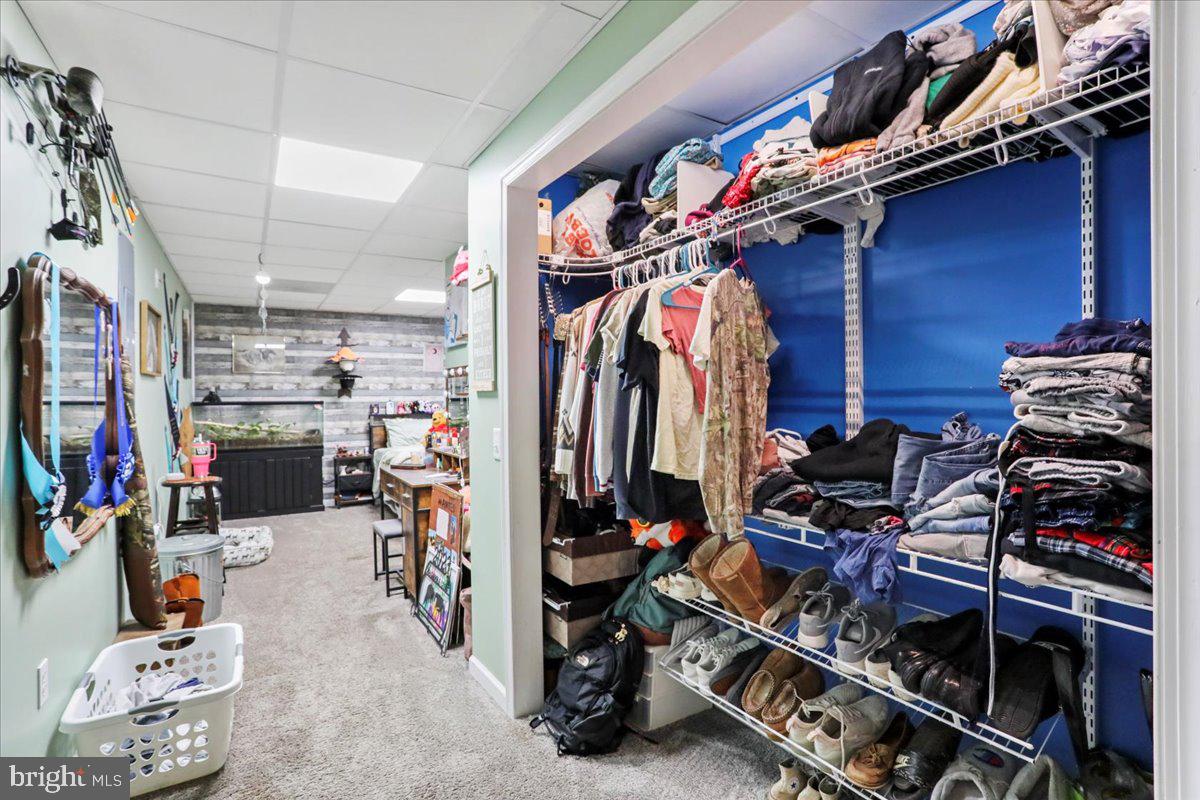 SHADY ACRES - Residential