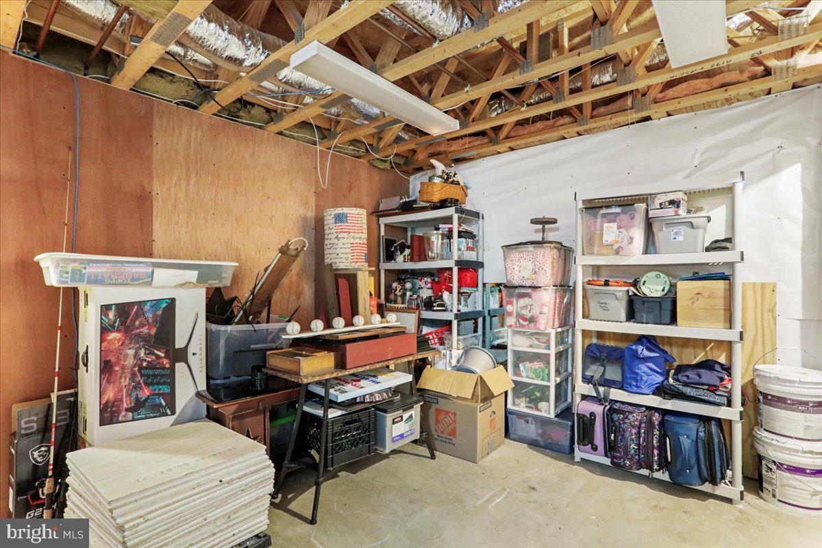 SHADY ACRES - Residential