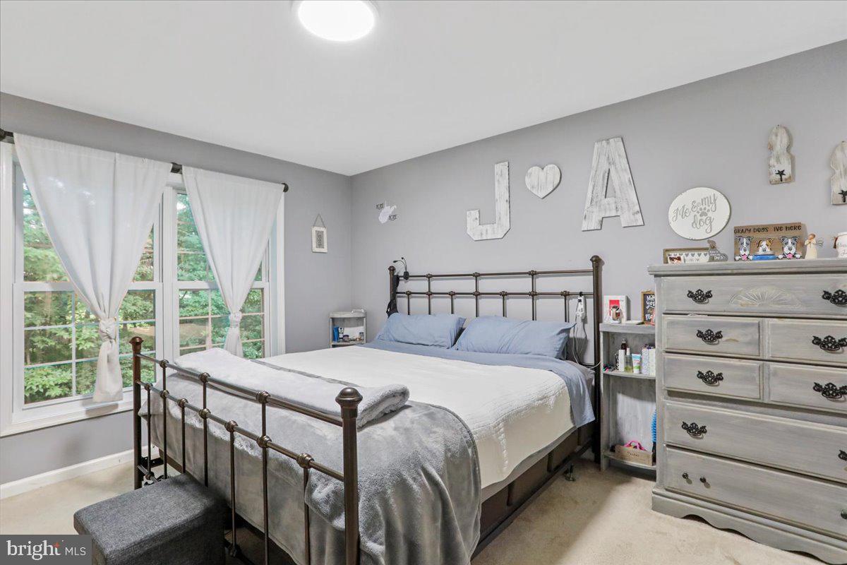 SHADY ACRES - Residential