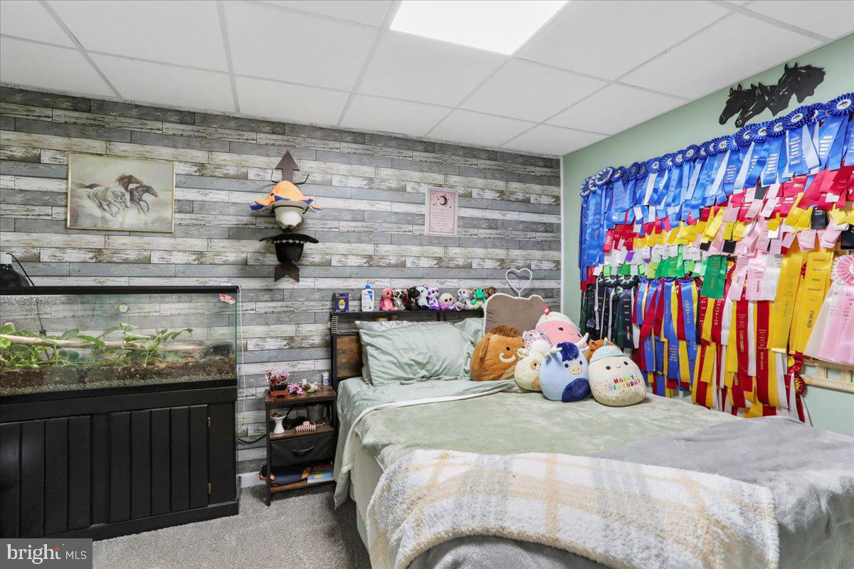 SHADY ACRES - Residential